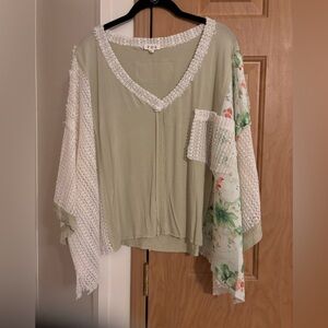 POL Floral Crochet Top - Pistachio large NEW